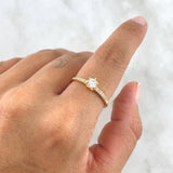 Anillo Solitario Churumbela En Flor 1.6gr / T4 3/4 / Circones Blancos Oro Amarillo