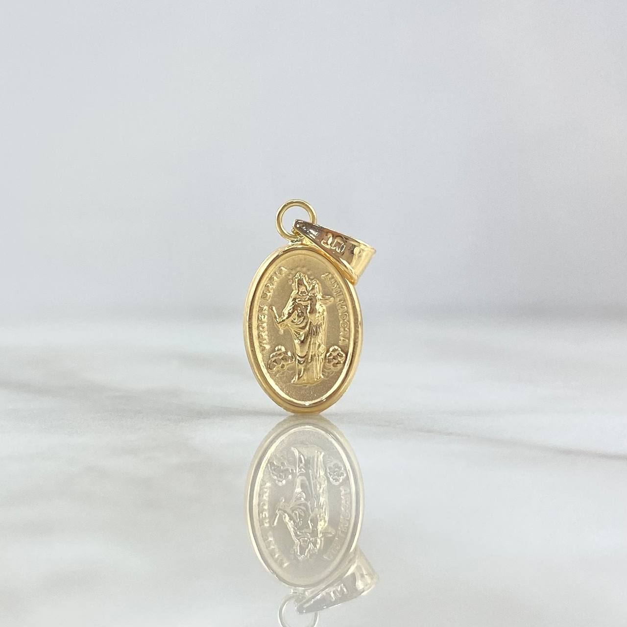 Dije Virgen Maria Auxiliadora 0.75gr / 2.3cm / Troquelada Oro Amarillo ©