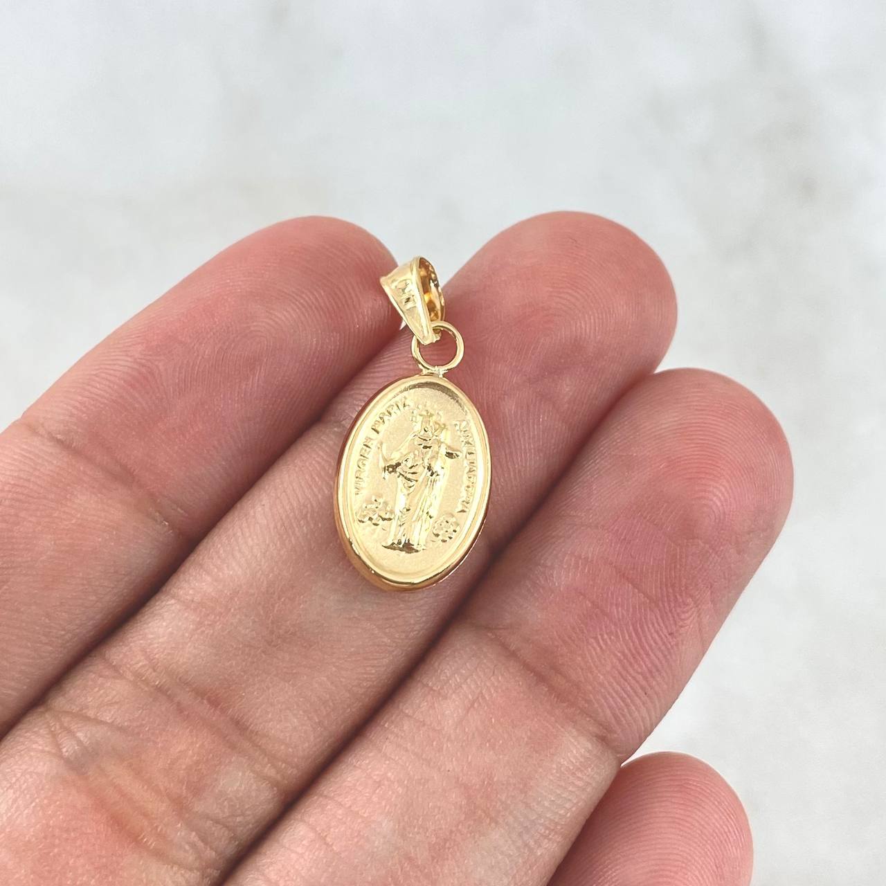 Dije Virgen Maria Auxiliadora 0.75gr / 2.3cm / Troquelada Oro Amarillo ©