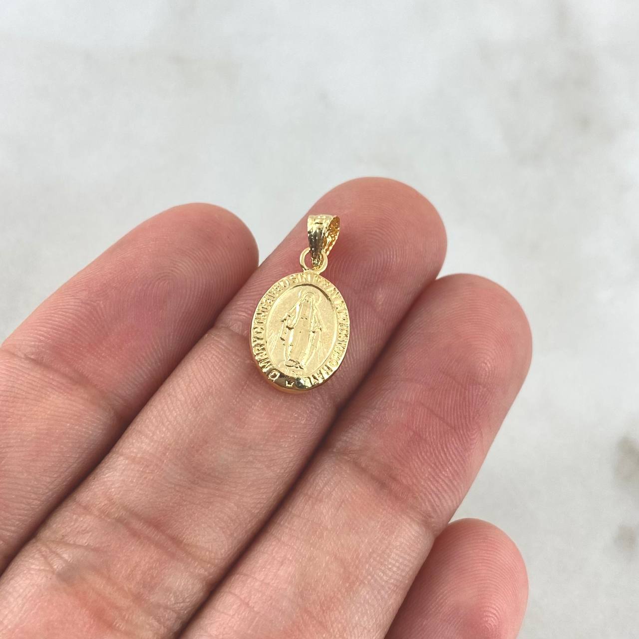 Dije Virgen Milagrosa 0.55gr / 1.8cm / Troquelada Cargador Bordeado Oro Amarillo