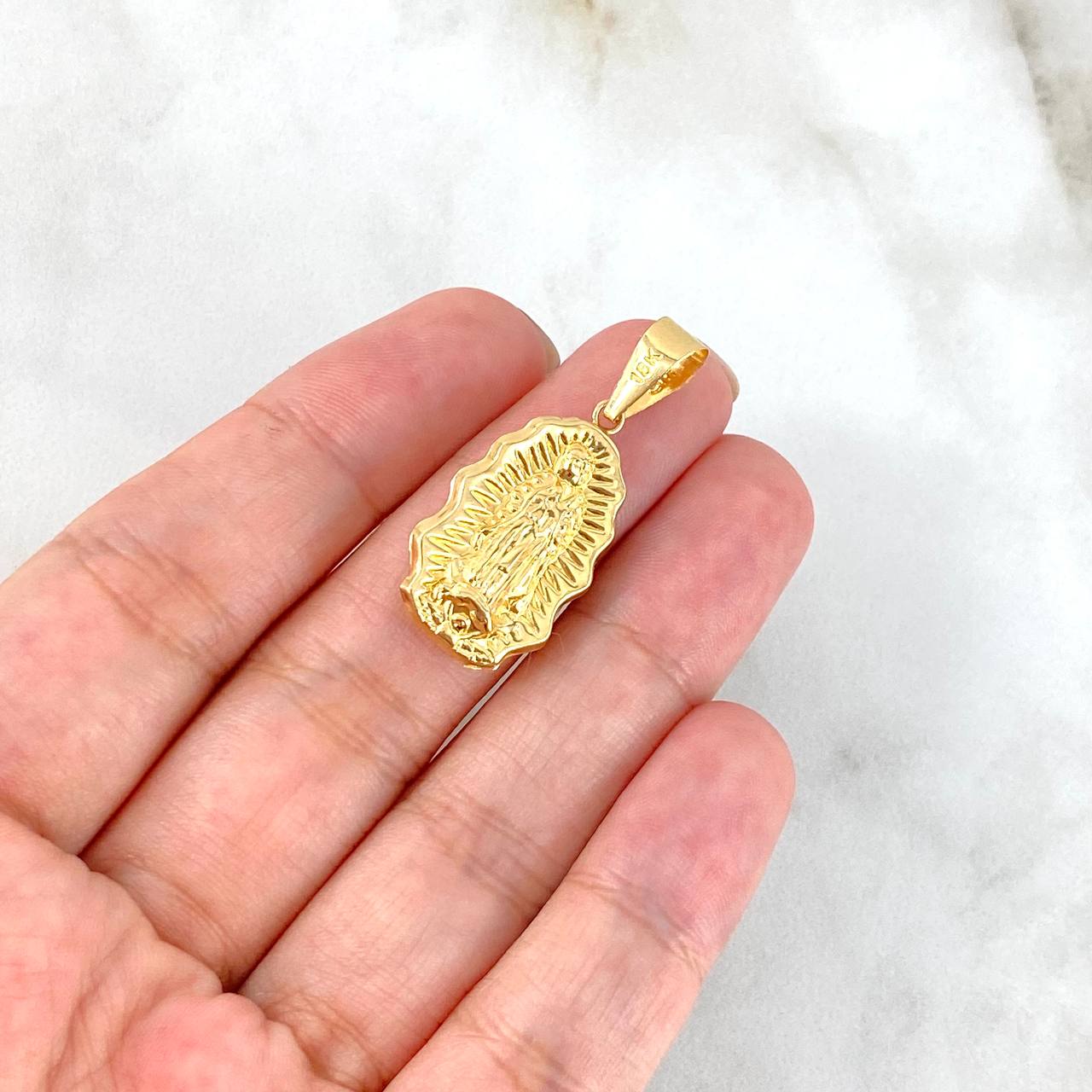 Dije Virgen Guadalupe Silueta 1.65gr / 3.7cm / Troquelada - Cargador Liso Oro Amarillo