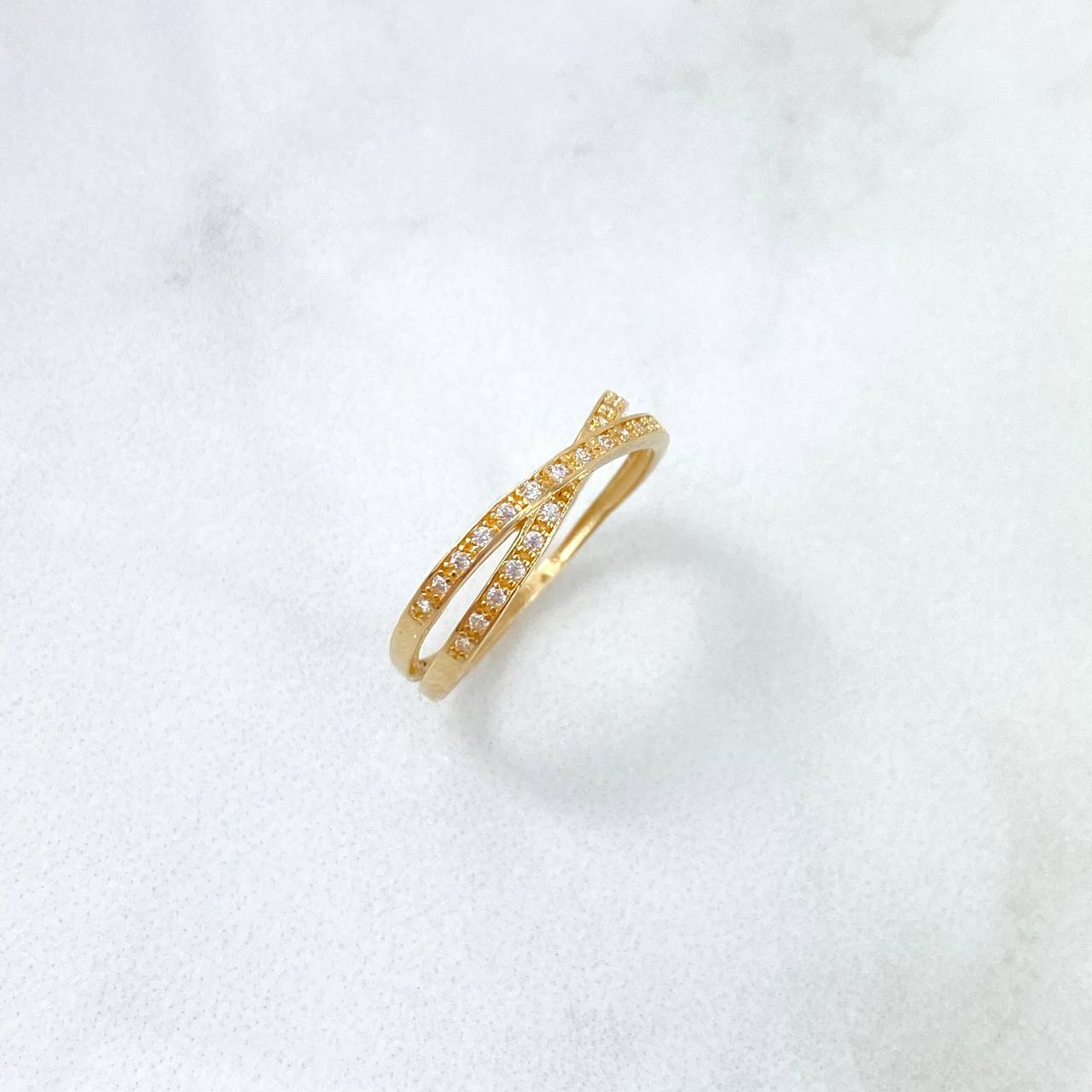 Anillo Lineas Cruzadas 1.85gr / T6 1/2 / Circones Blancos Oro Amarillo ©