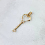 Dije Llave De Corazón 1.4gr / 3.5cm / Circones Blancos Oro Amarillo