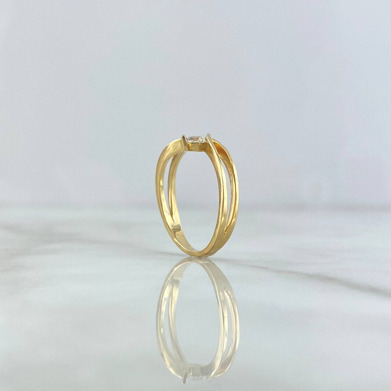 Anillo Solitario Abrazo Doble 2.3gr / T6 1/4 / Circon Blanco Oro Amarillo *