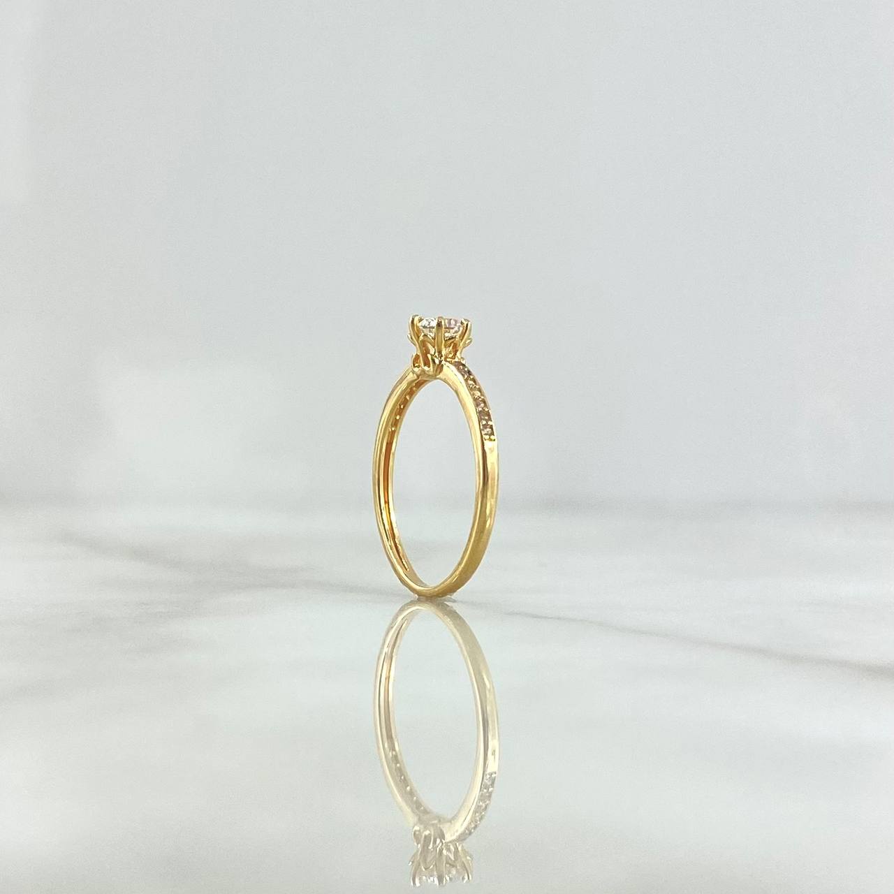 Anillo Solitario Churumbela Flor 1.55gr / T5 1/4 / Circones Blancos Oro Amarillo