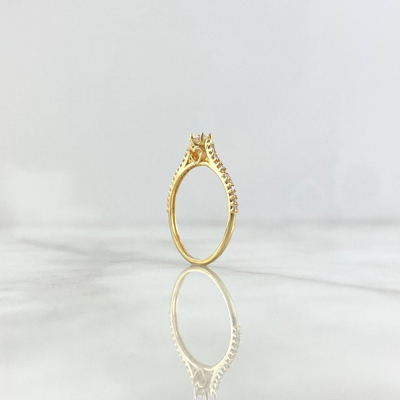 Anillo Solitario Base Corazón 1.65gr / T5 3/4 / Circones Blancos Oro Amarillo