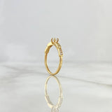 Anillo Solitario Escalonado 1.65gr / T5 1/4 / Circones Blancos Oro Amarillo