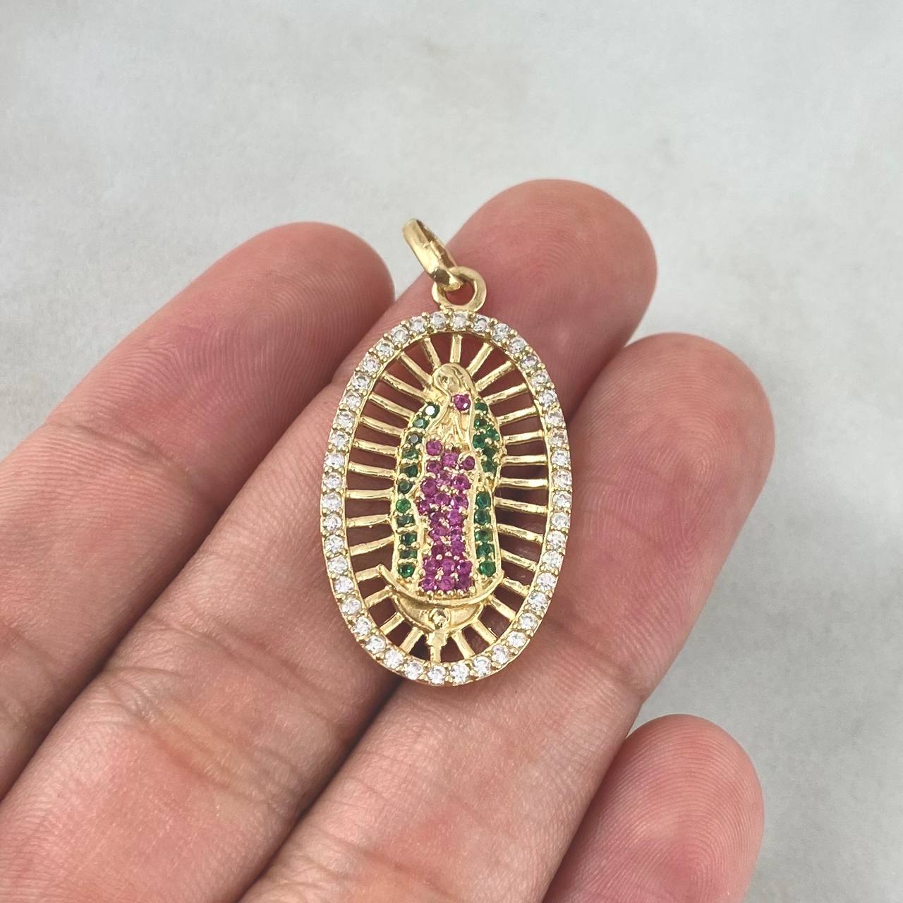 Dije Virgen Guadalupe 4.25gr / 3.5cm / Circones Blancos Fucsias Verdes Oro Amarillo ©