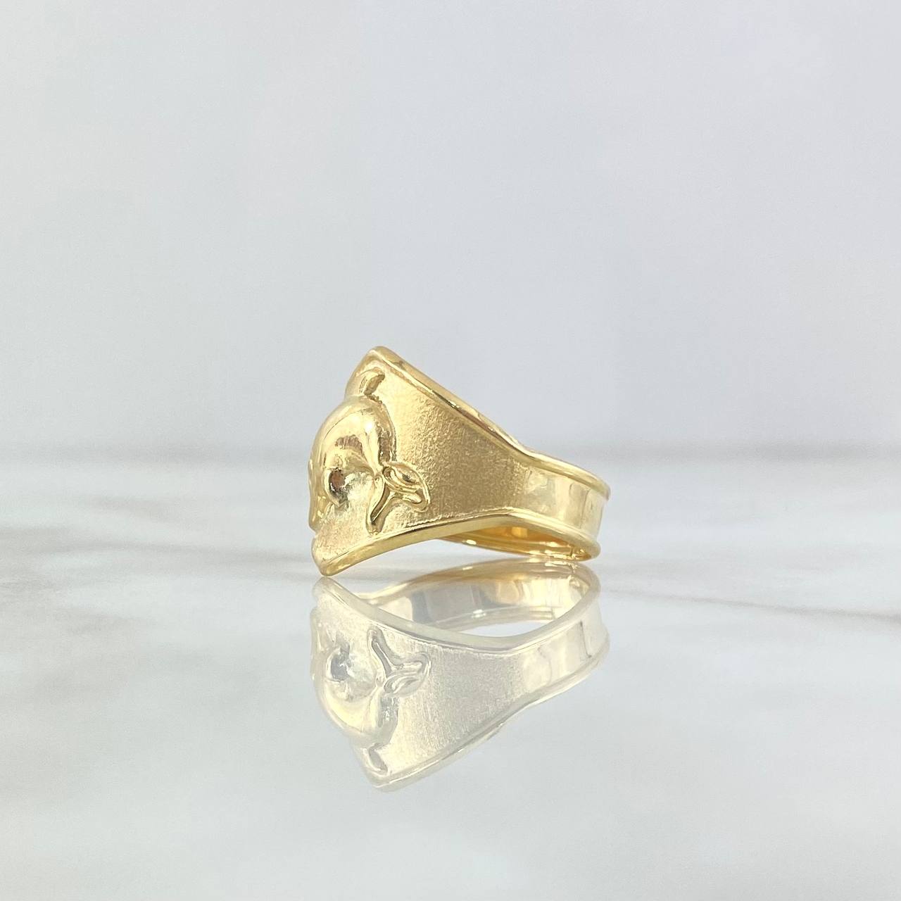 Anillo Sello Delfin 2.2gr / T8 3/4 / Mate Texturizado Oro Amarillo ©