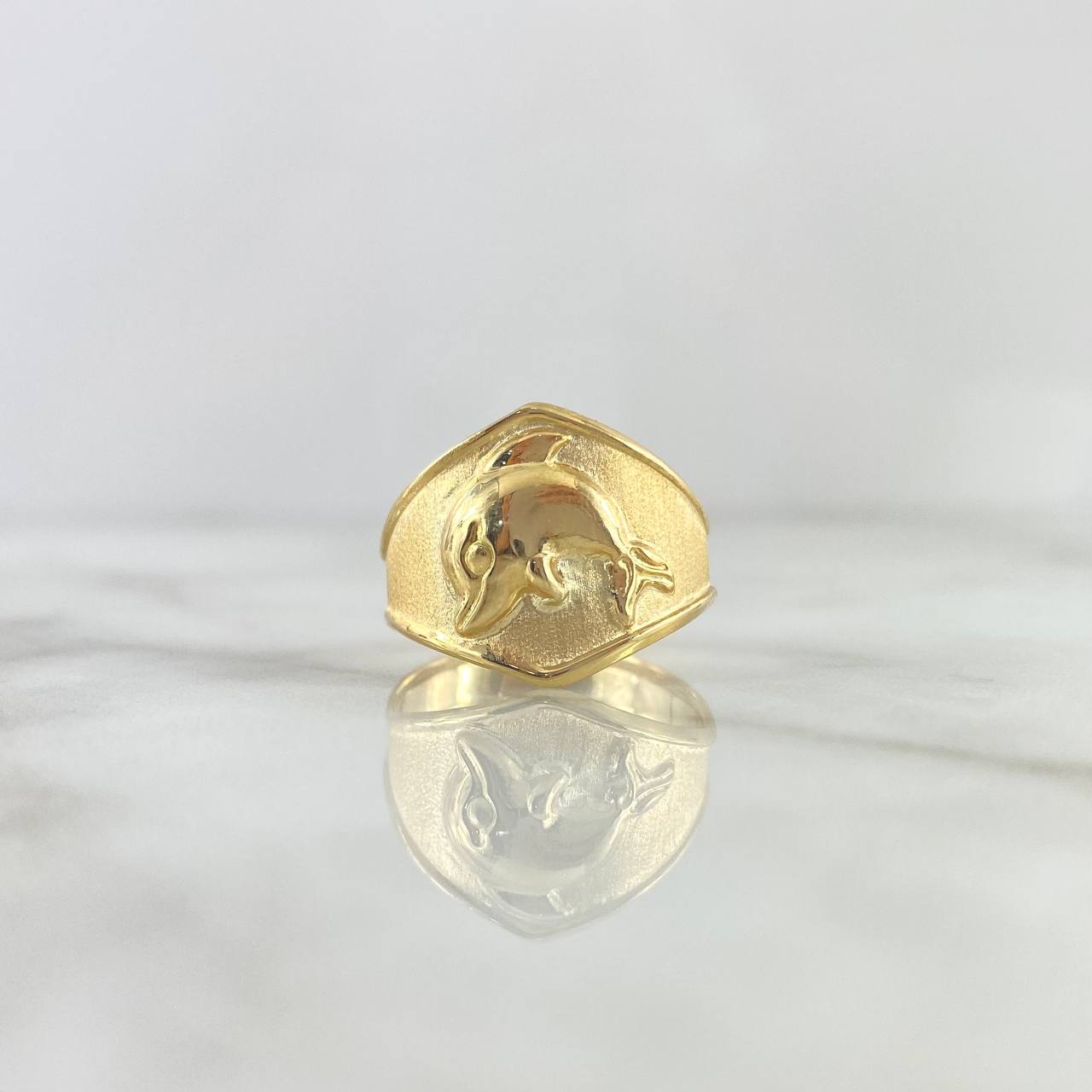 Anillo Sello Delfin 2.25gr / T8 1/4 / Mate Oro Amarillo 18K *