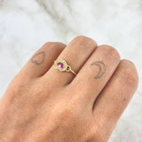 Anillo Solitario Corazón 1.95gr / T6 3/4 / Circones Fucsias Y Blancos Oro Amarillo