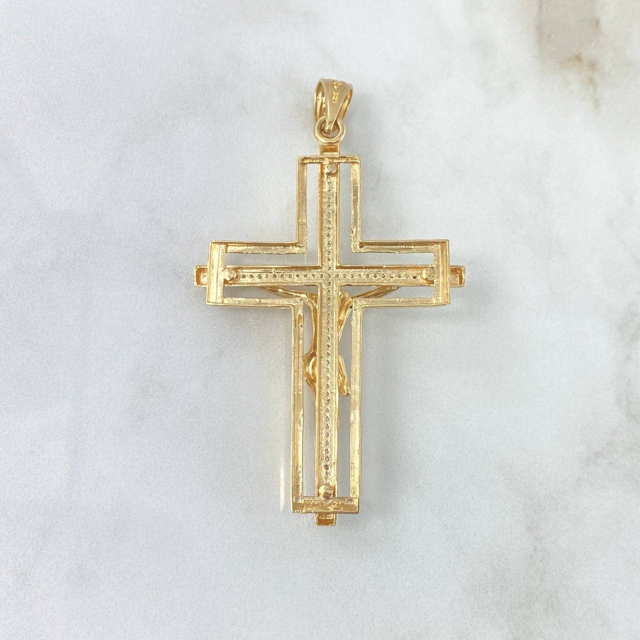 Dije Cruz Cristo Silueta 12.85gr / 7.2cm / Circones Blancos Oro Amarillo