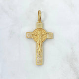 Dije Cruz Cristo 6.8gr / 5.5cm / San Benito Circones Blancos Oro Amarillo