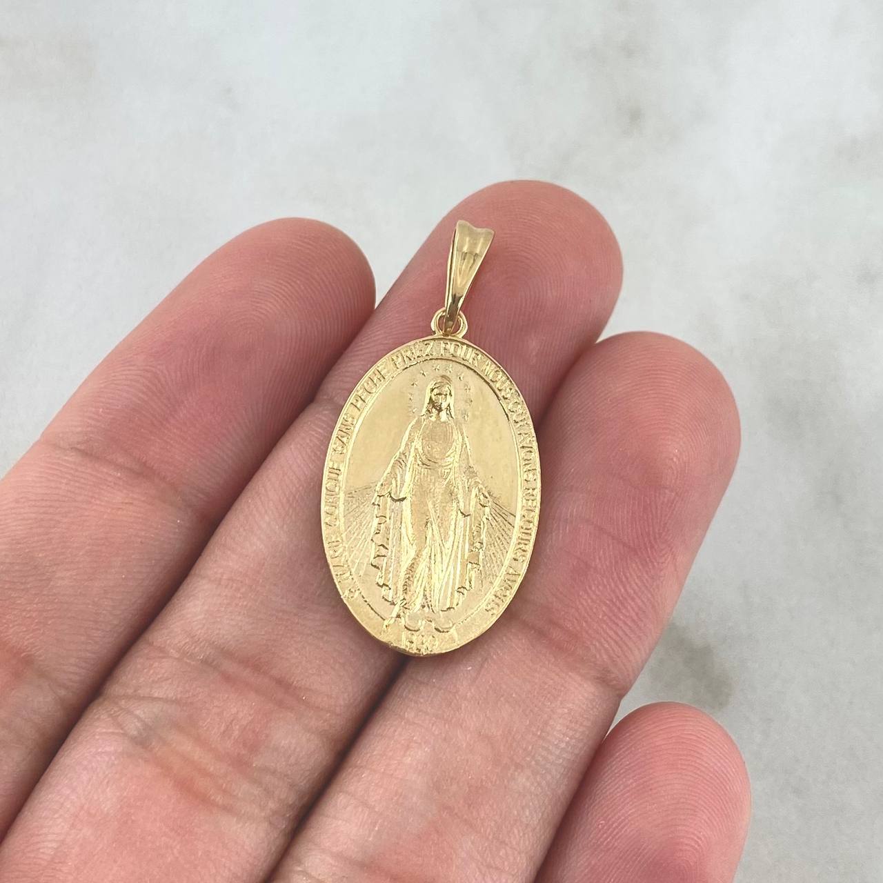 Dije Virgen Milagrosa 3gr / 3cm / Medalla Ovalada Oro Amarillo ©