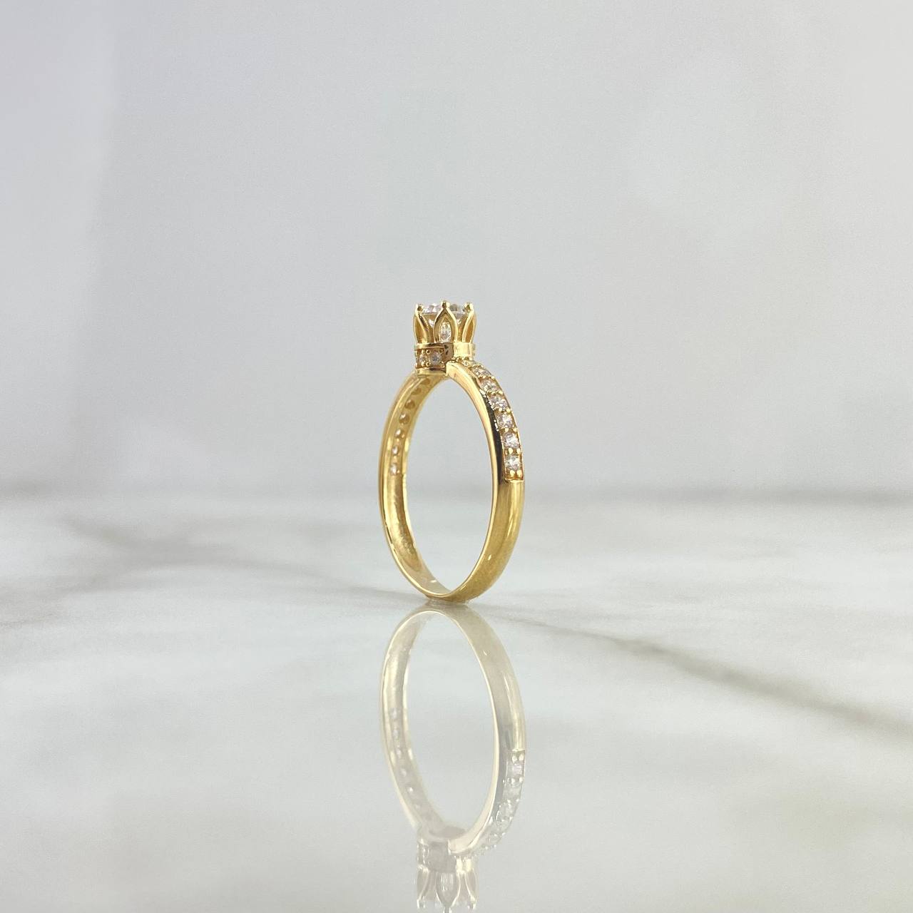 Anillo Solitario Corona Tinker 2.55gr / T6 1/4 / Circones Blancos Oro Amarillo