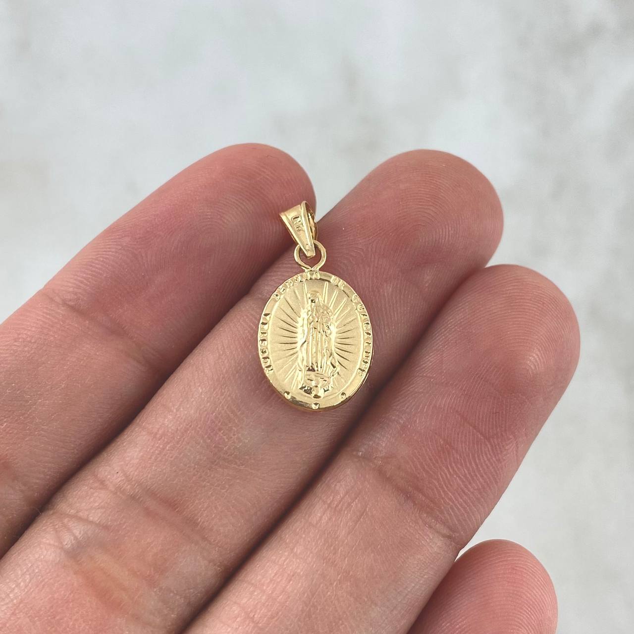 Dije Virgen Guadalupe 0.65gr / 2cm /  Medalla Mate  Oro Amarillo 18K