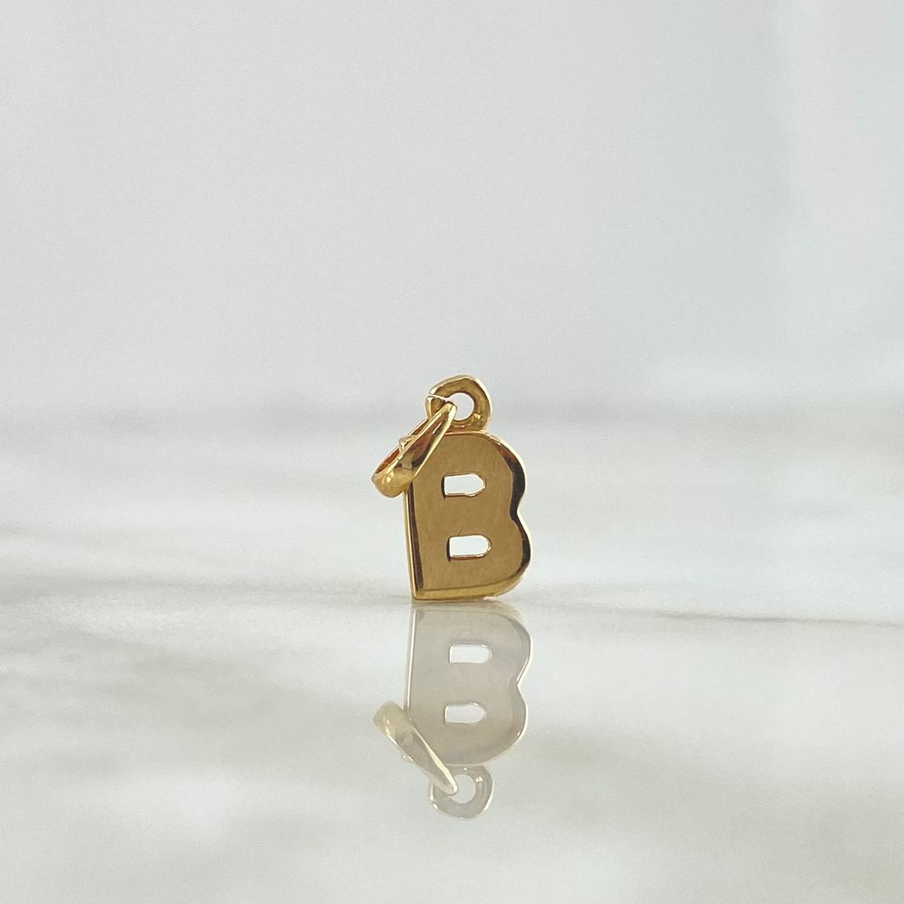 Dije Letra B Lisa 0.6gr / 1.4cm / Oro Amarillo