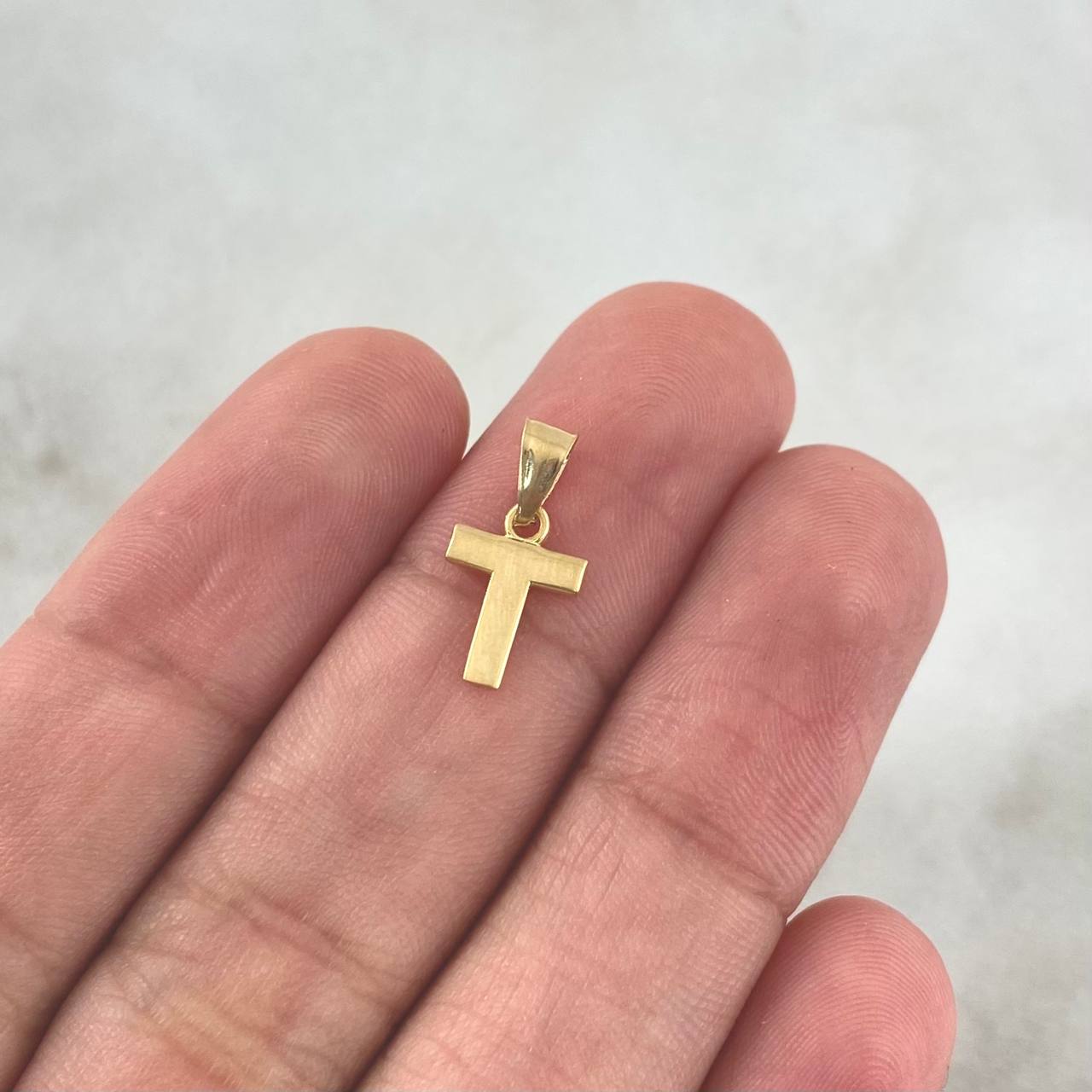 Dije Letra T 0.35gr / 1.5cm Liso Oro Amarillo