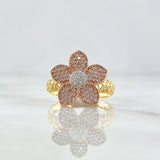 Anillo Flor Sakura 3.8gr / T7 3/4 / Circones Blancos Tres Oros ©