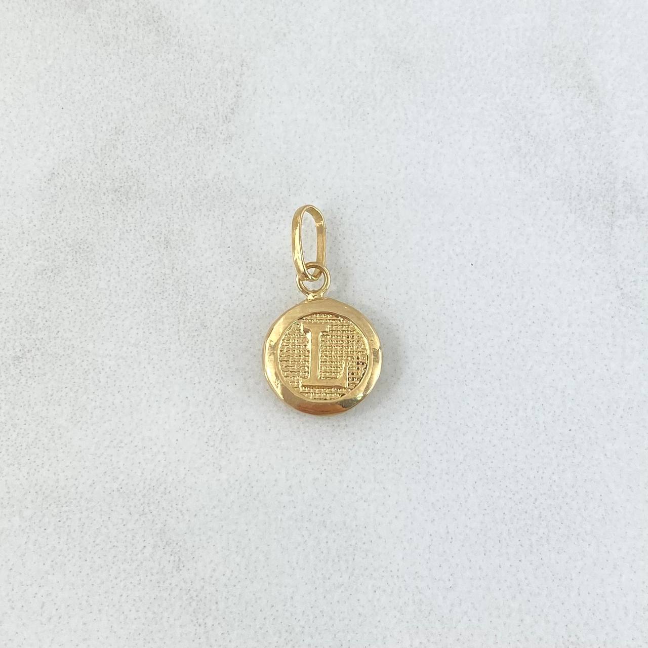 Dije Letra L 0.5gr / 1.6cm / Circulo Texturizado Oro Amarillo 18K ©