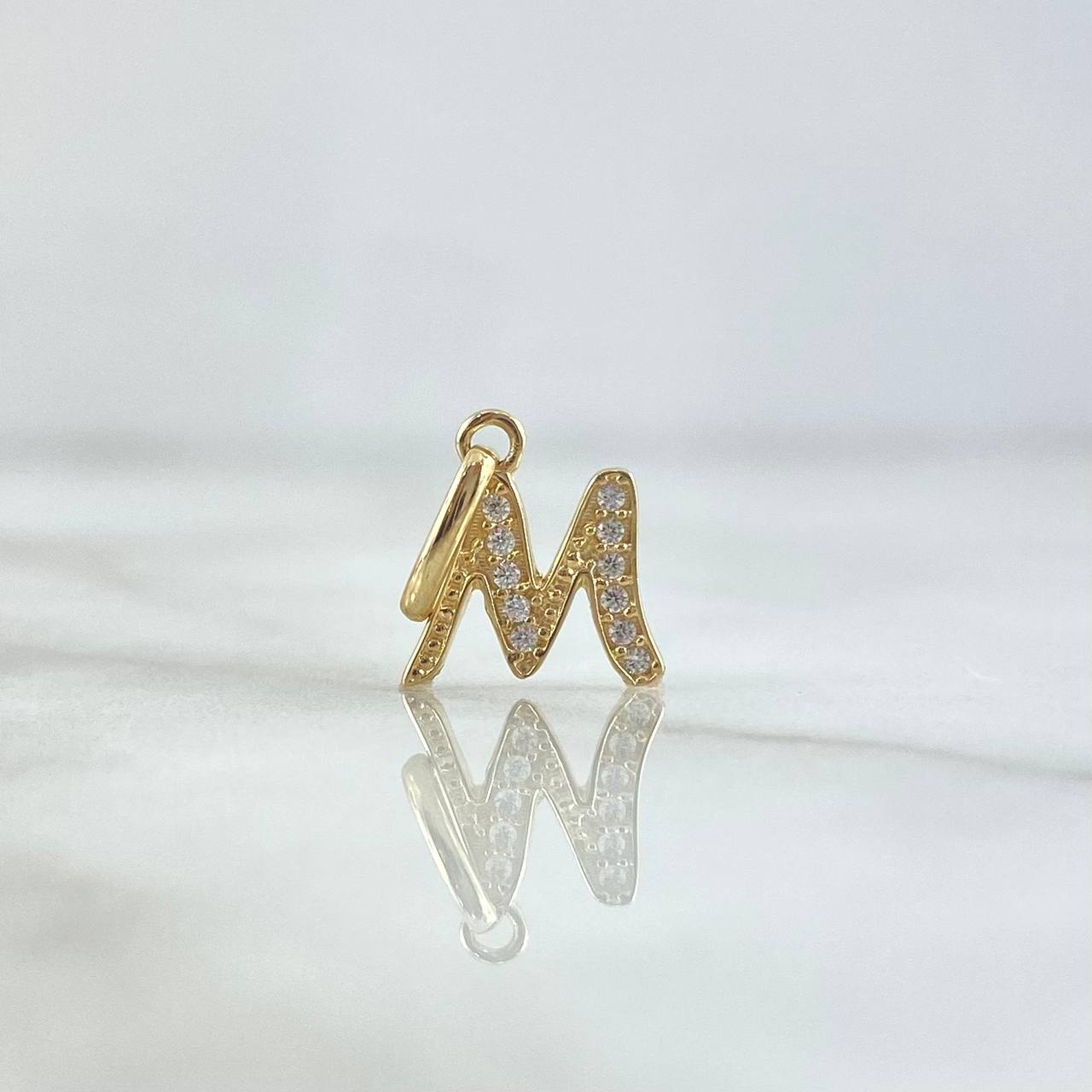 Dije Letra M Cursiva 0.6gr / 1.5cm / Circones Blancos Oro Amarillo 18K *