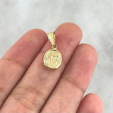 Dije Letra C 0.55gr / 2cm / Ovalada Texturizada Oro Amarillo 18K