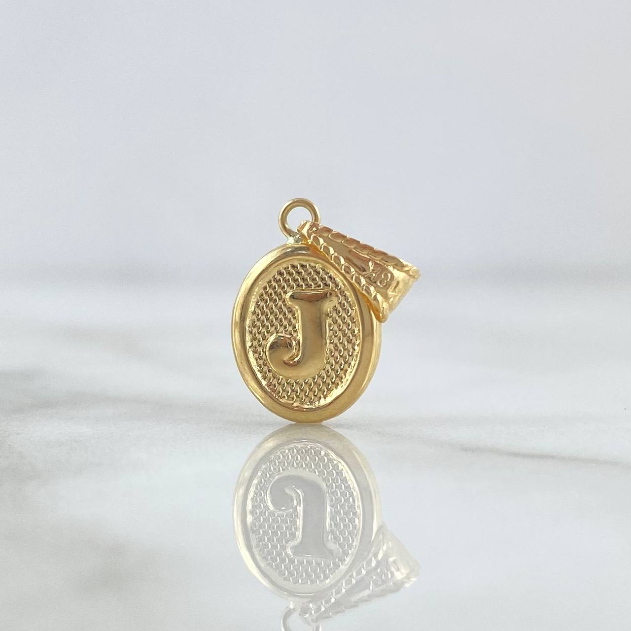 Dije Letra J 0.45gr / 2cm / Ovalada Texturizada Oro Amarillo 18K