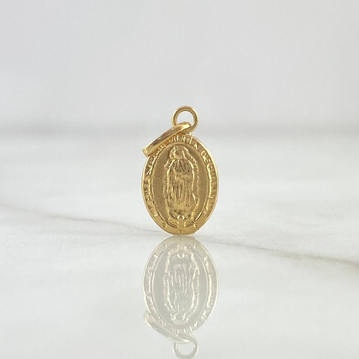 Dije Virgen Guadalupe 0.3gr / 1.6cm / Troquelado Oro Amarillo 18K