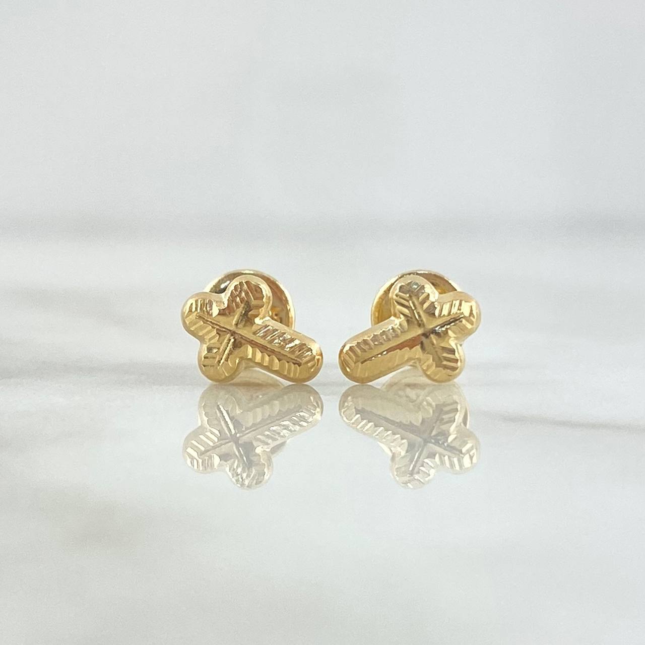 Topos Cruz Rayada 0.65gr / 8mm Oro Amarillo 18K