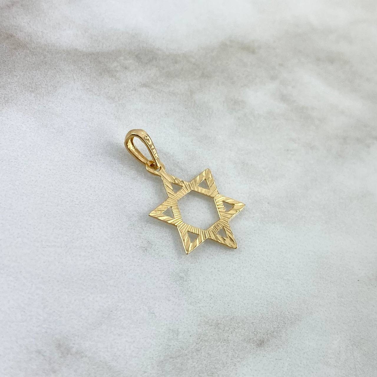 Dije Estrella de David 0.9gr / 2.7cm / Diamantada Oro Amarillo