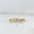 Anillo Solitario Floriado 1.55gr / T6 / Circones Blancos Oro Amarillo