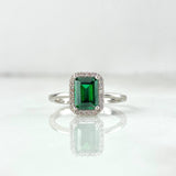 Anillo Soliario Halo Rectangular 2.55gr / T5 1/2 / Circones Blancos-Verdes Oro Blanco ©