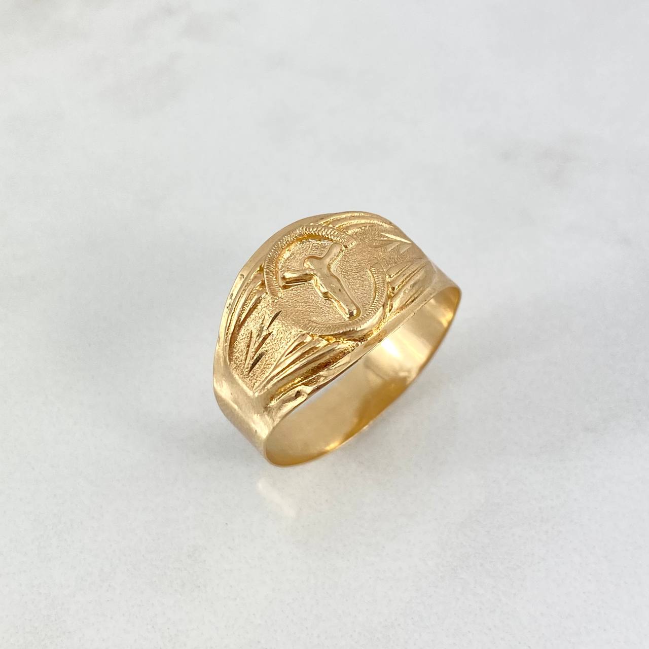 Anillo Sello Cruz Cristo 2.35gr / T11 / Texturizado Mate Oro Amarillo