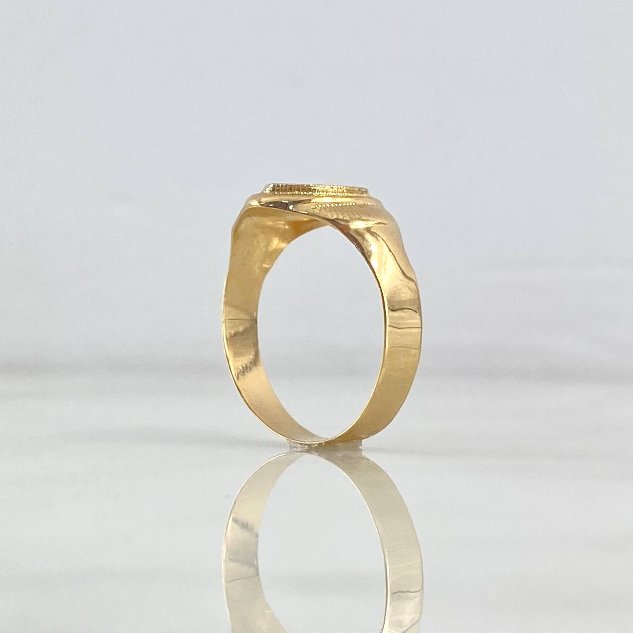 Anillo Sello Ovalo 2.05gr / T9 1/4 / Texturizado Tres Oros