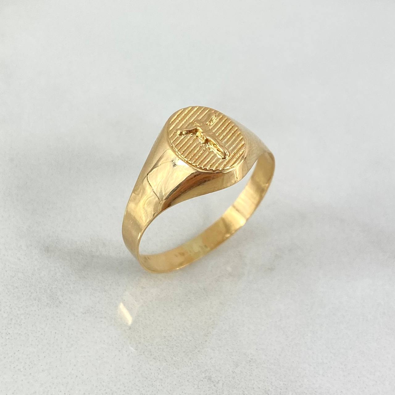 Anillo Sello Cristo 1.75gr / T11 / Rayado Oro Amarillo