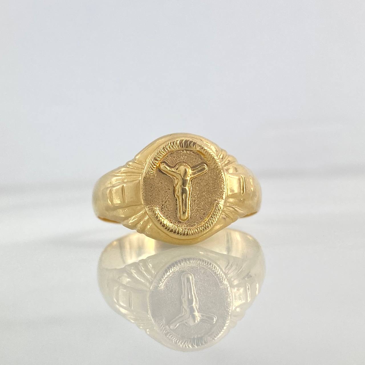 Anillo Sello Cristo 1.95gr / T9 3/4 / Mate Texturizado Oro Amarillo