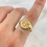 Anillo Sello Cristo 1.95gr / T9 3/4 / Mate Texturizado Oro Amarillo