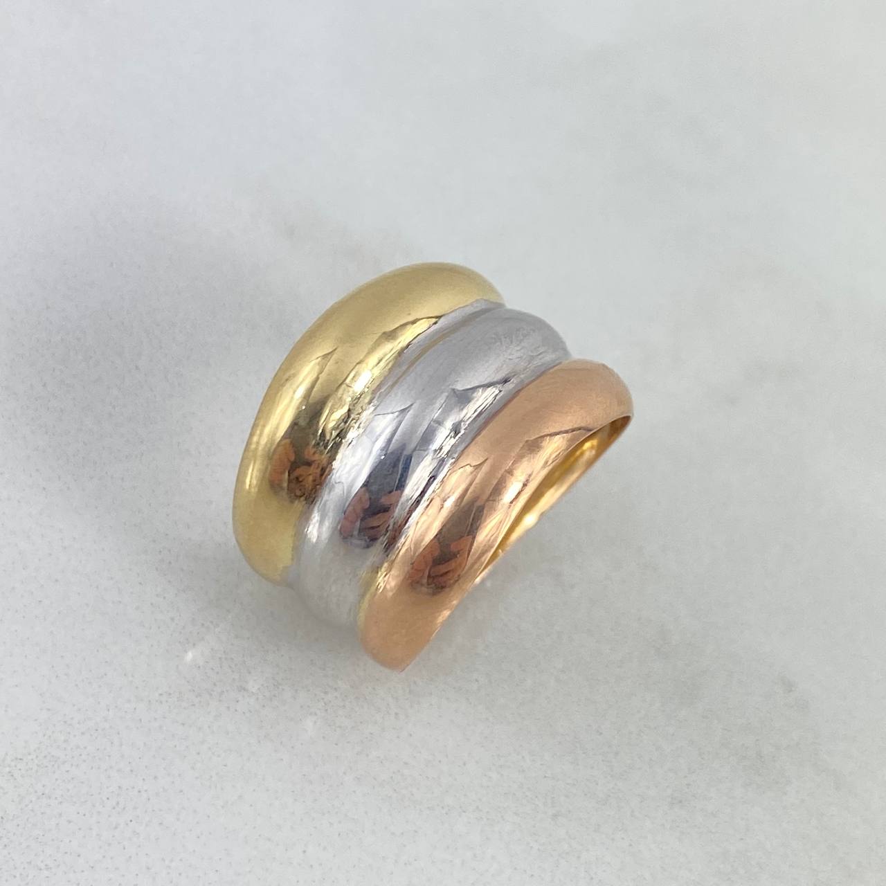 Anillo Tres Líneas 2.4gr / T6 3/4 / Tres Oros