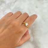 Anillo Solitario Lineas Curvas 3.45gr / T7 1/4 / Circones Blancos Oro Amarillo