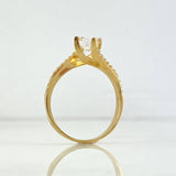 Anillo Solitario Lineas Curvas 3.45gr / T7 1/4 / Circones Blancos Oro Amarillo