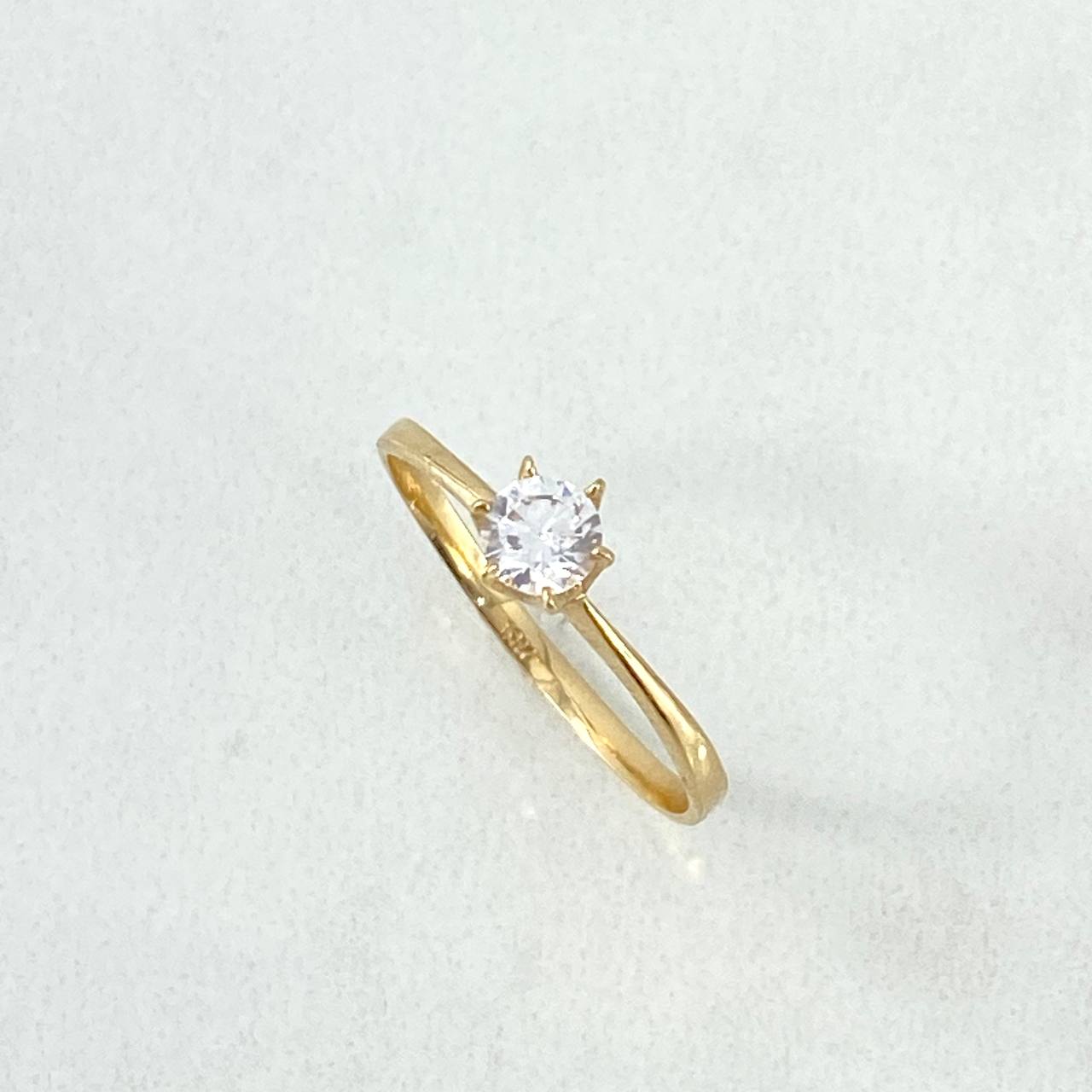 Anillo Solitario Corona 1.05gr / T6 / Circones Blancos Oro Amarillo