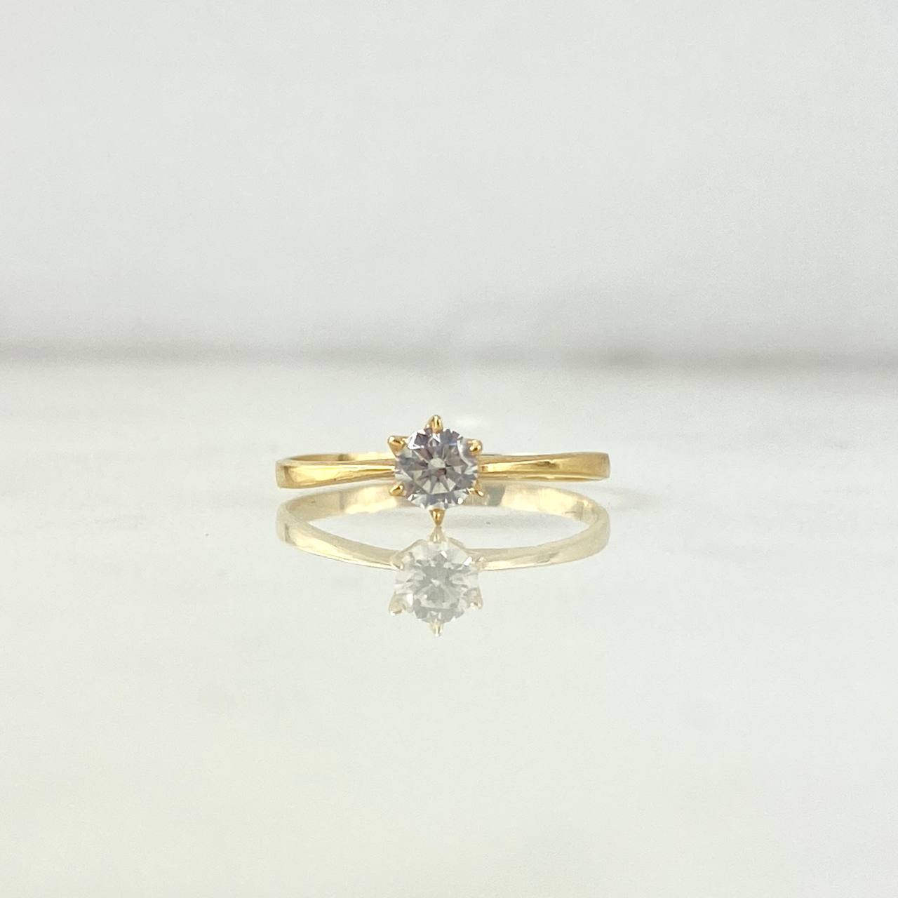 Anillo Solitario Corona 1.05gr / T6 / Circones Blancos Oro Amarillo