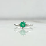 Anillo Solitario Flor Cuadrado 2.1gr / T8 / Esmeralda 49pts - Diamantes Blancos 5pts Oro Blanco (Joya) ©