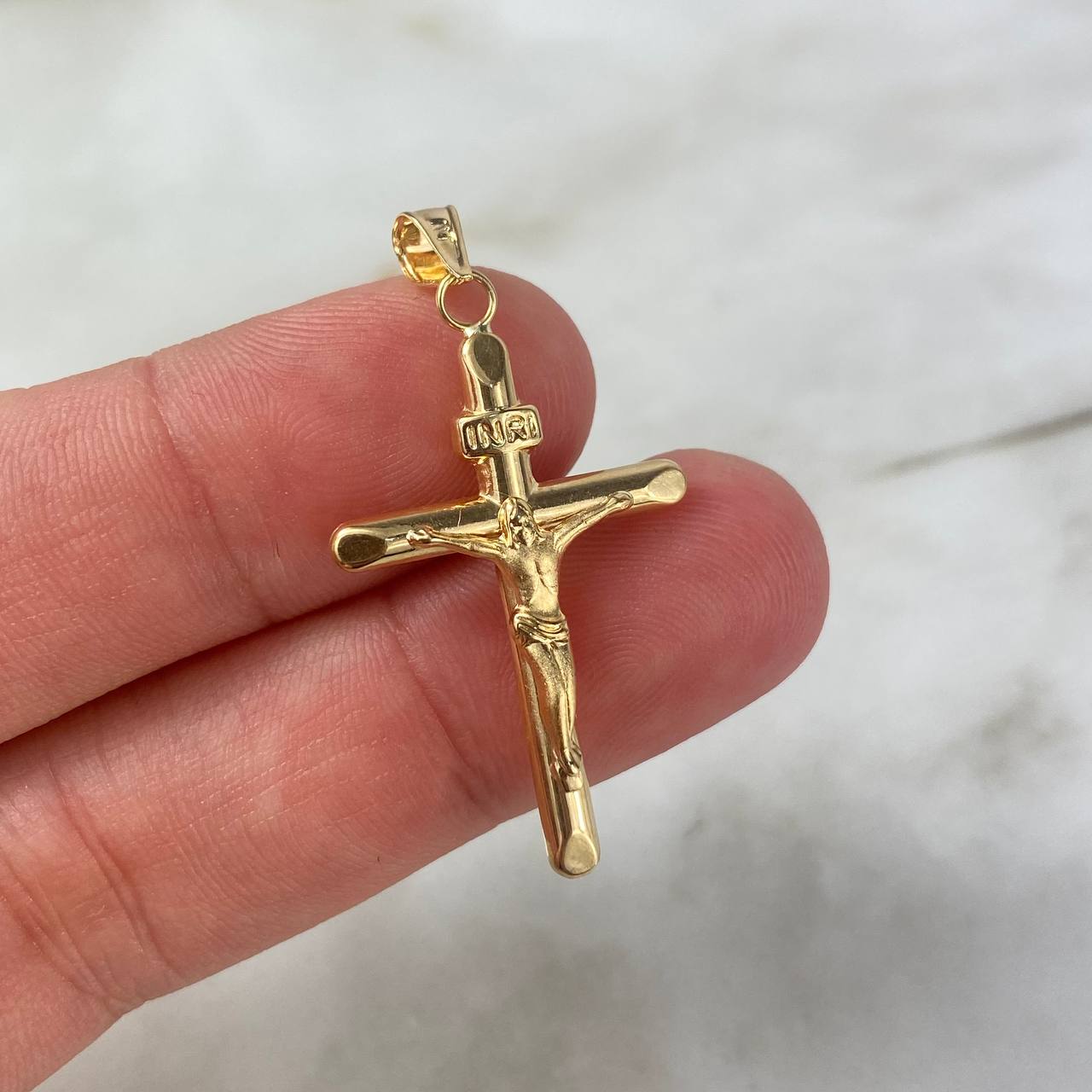 Dije Cristo Cruz 1.4gr / 3.9cm Troquelado Oro Amarillo