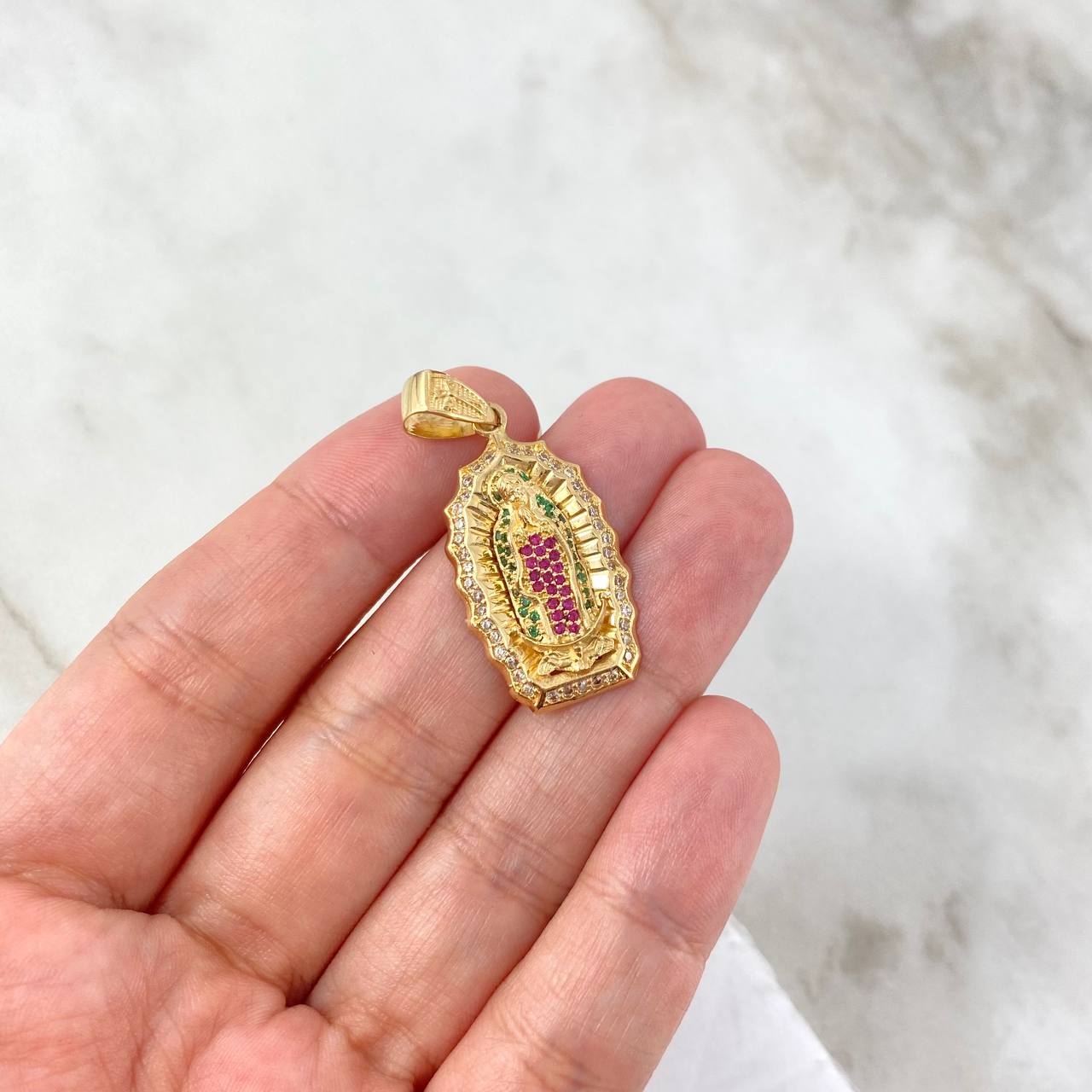 Dije Virgen Guadalupe 5.55gr / 3.6cm / Silueta Circones Blancos Verdes Fucsias Oro Amarillo