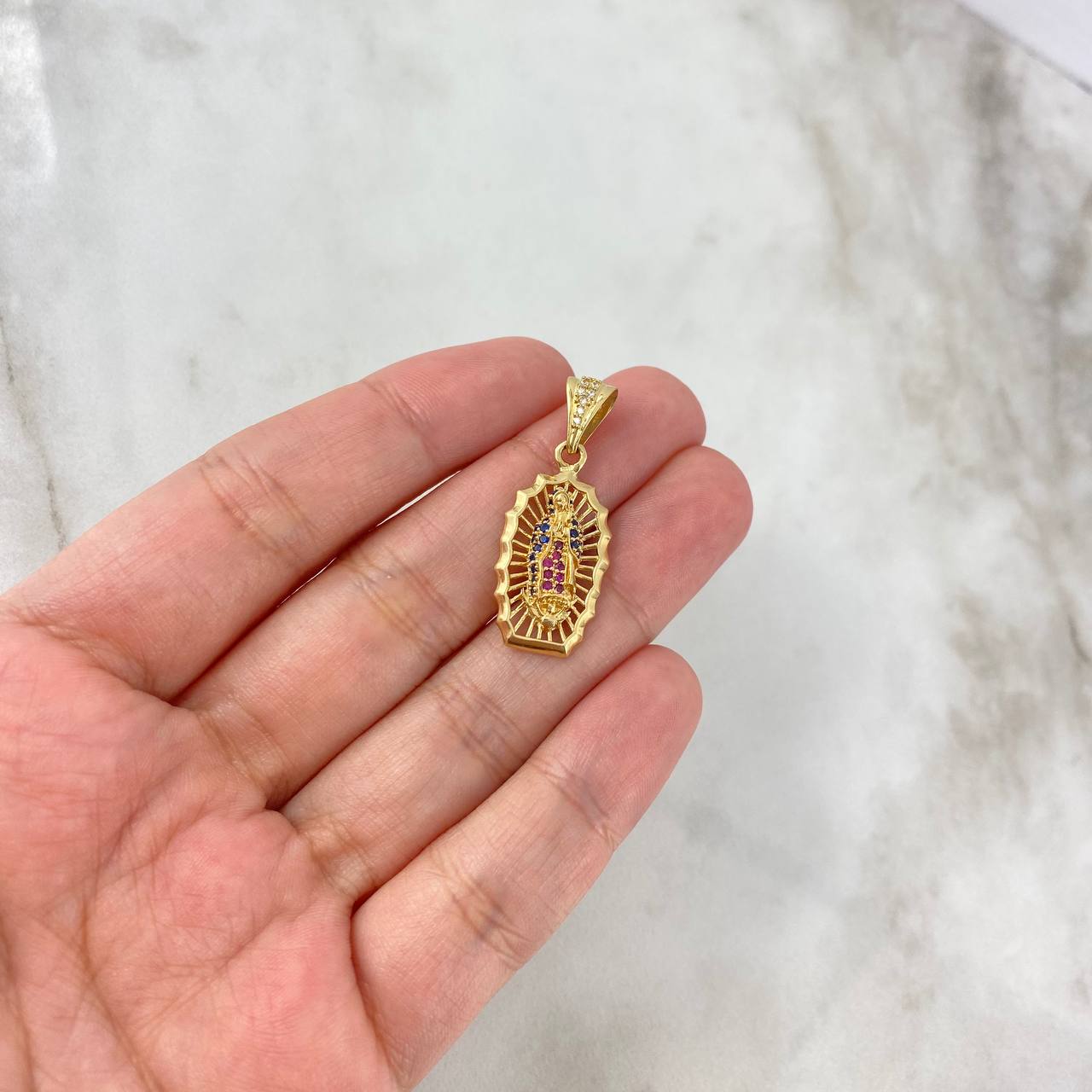 Dije Virgen Guadalupe 2.9gr / 3cm / Silueta Lisa Circones Azules Fucsias Oro Amarillo *