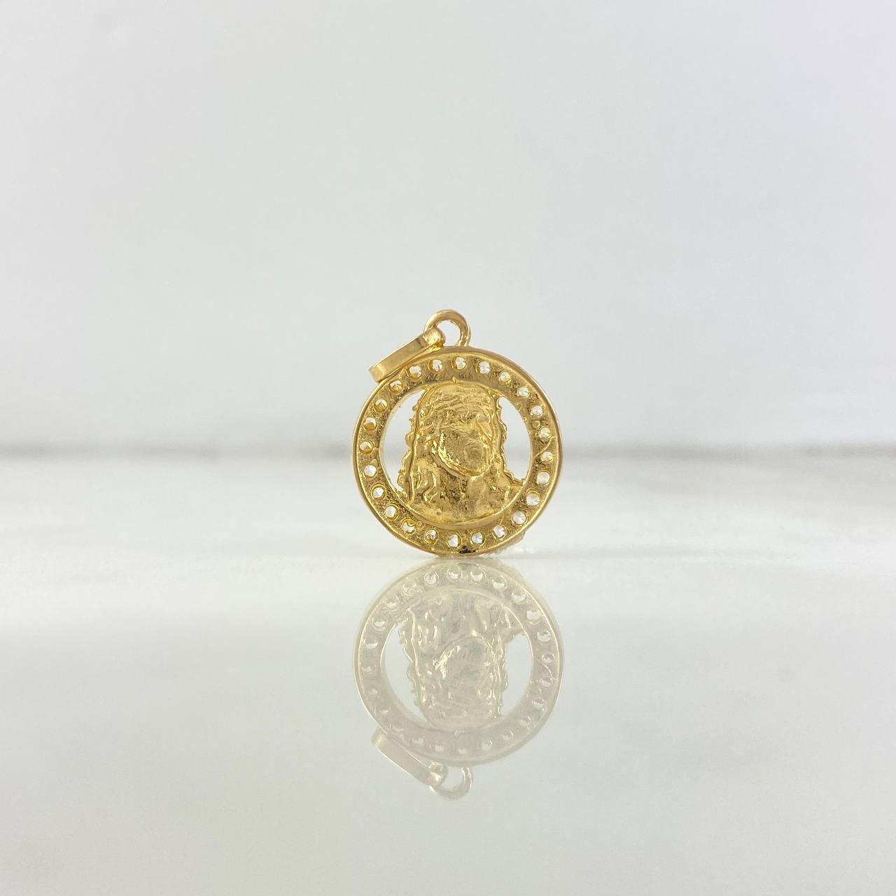 Dije Rostro Jesucristo 2.6gr / 2.2cm / Circulo Circones Blancos Oro Amarillo