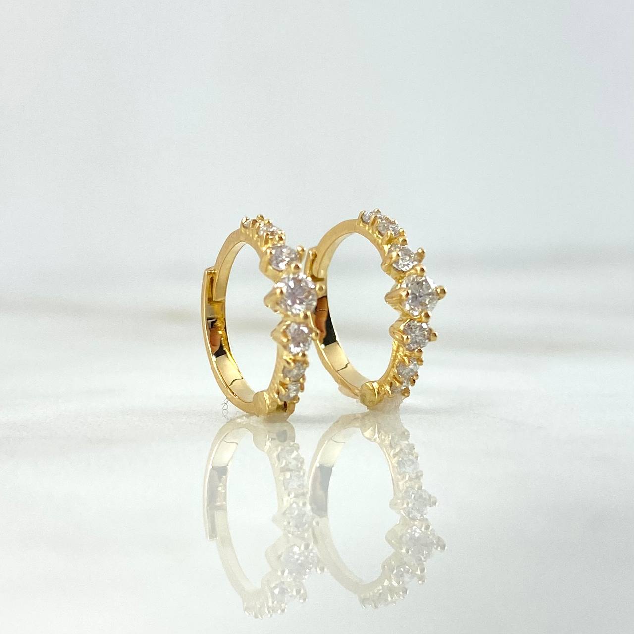 Candongas Trio 1.7gr / 1.3cm / Diamantes Blancos 26pts Oro Amarillo (Joya) *