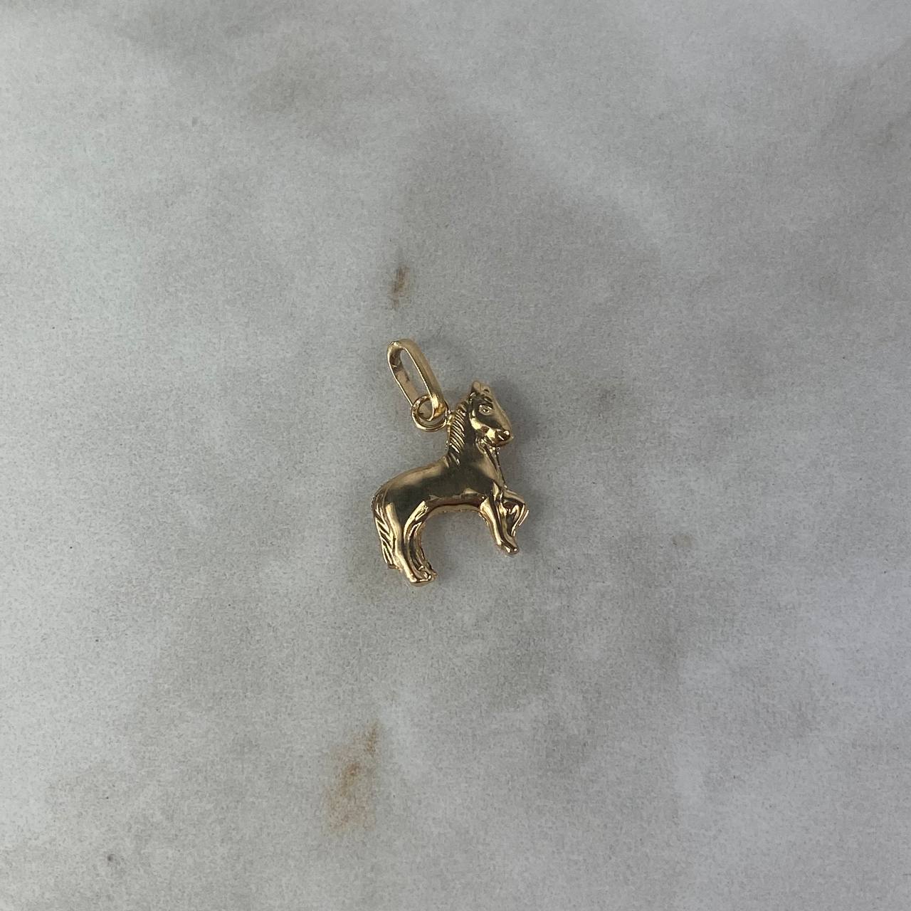 Dije Caballo 0.6gr / 1.8cm Troquelado Oro Amarillo