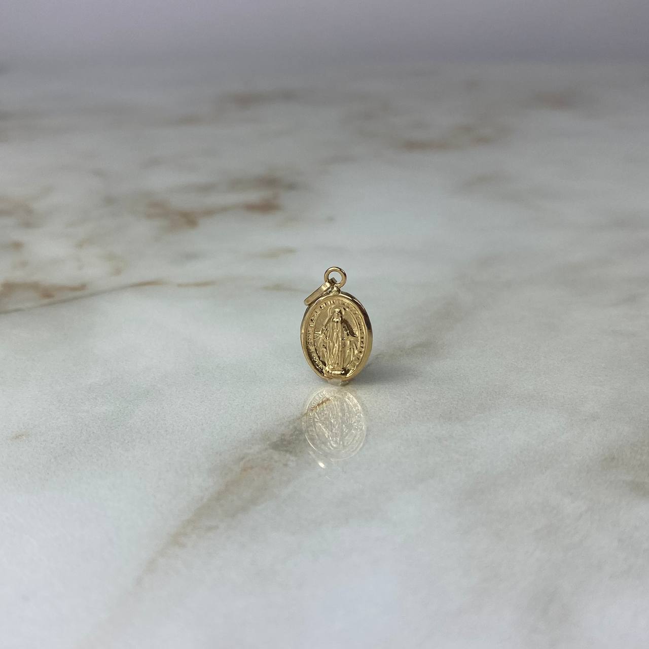 Dije Virgen Milagrosa 0.5gr / 1.8cm Troquelado Oro Amarillo